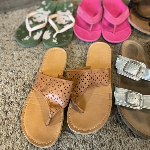 Lot of girls sandals 🩴 - Picture 2 of 4